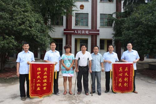 点击放大鼠标滚轮控制大小